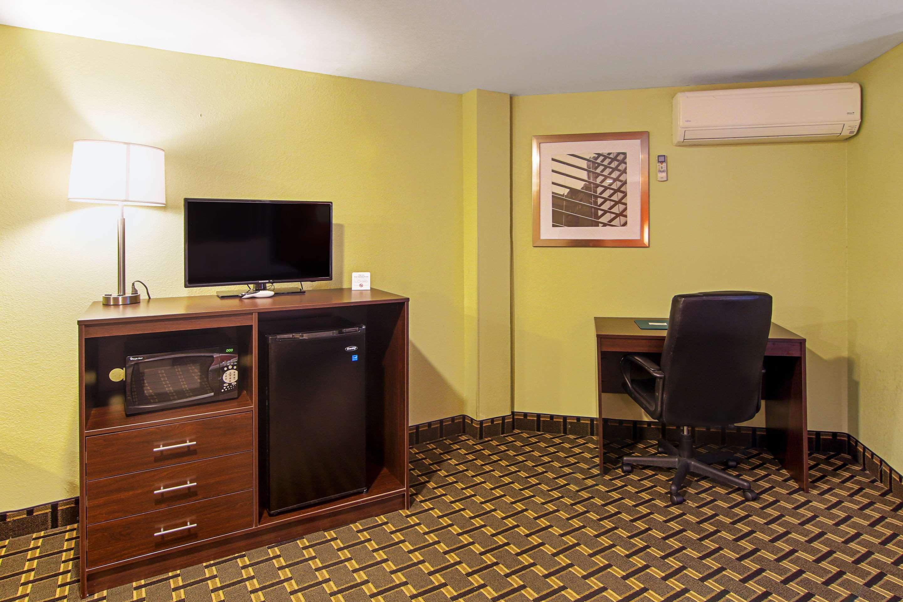 Quality Inn Plainfield I-395 Buitenkant foto