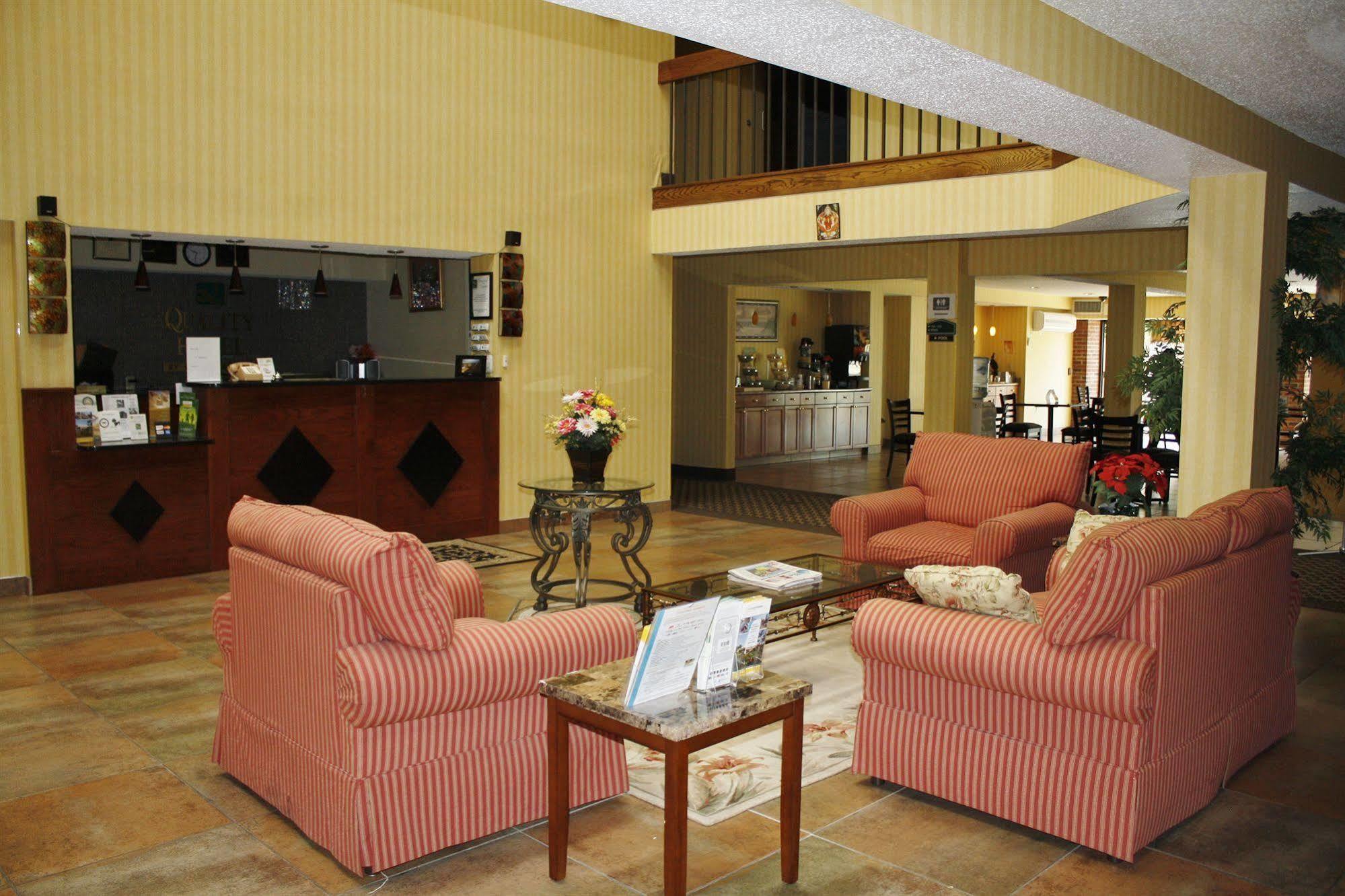 Quality Inn Plainfield I-395 Buitenkant foto