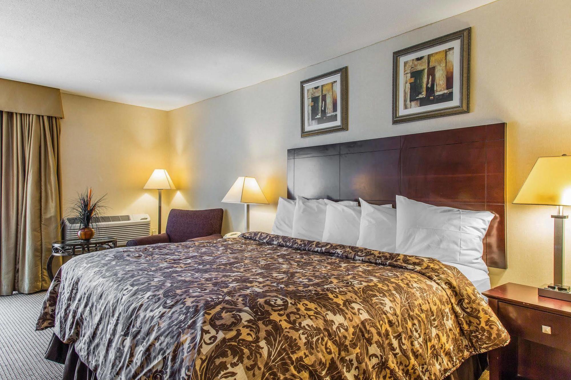 Quality Inn Plainfield I-395 Buitenkant foto