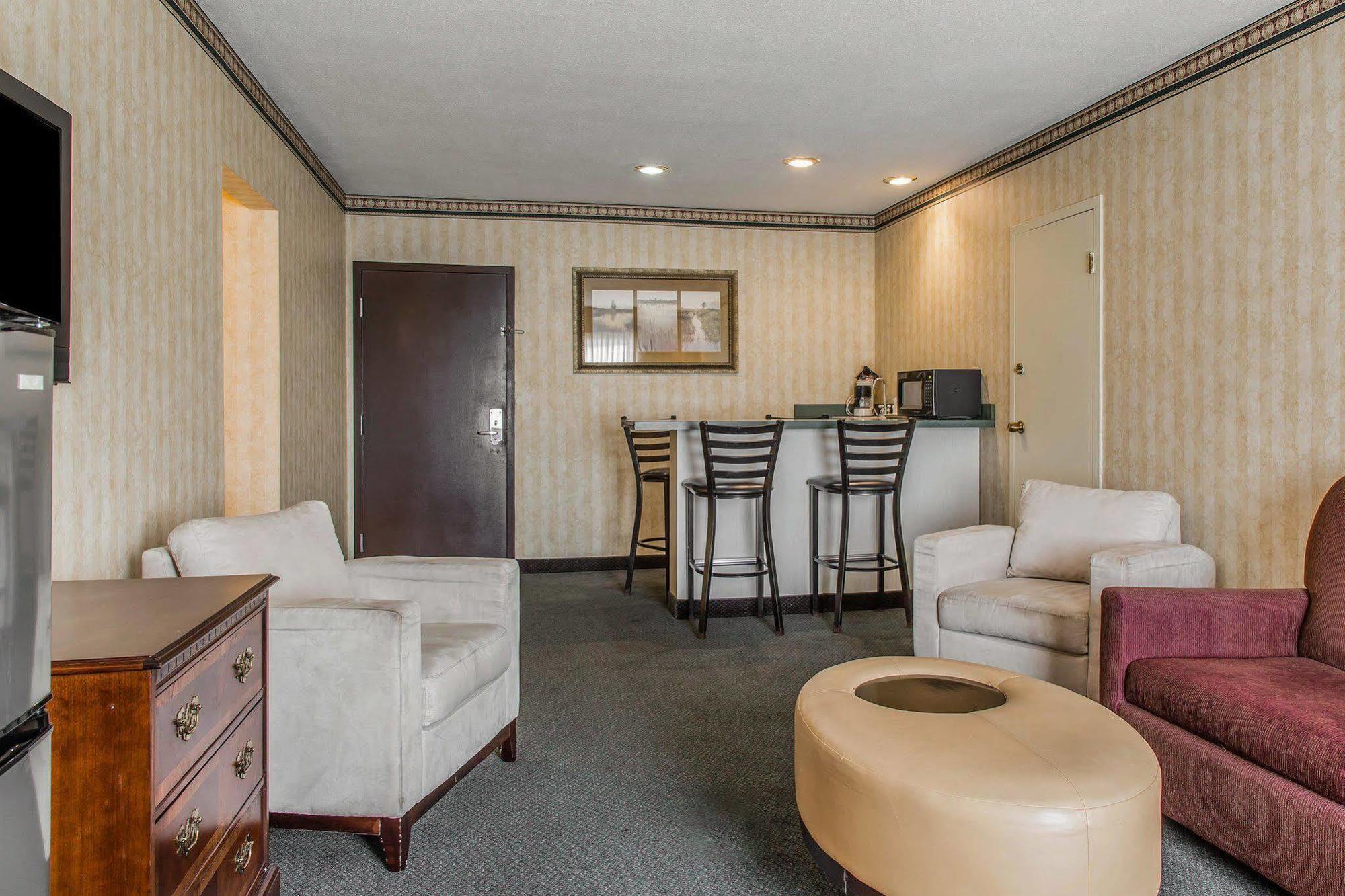 Quality Inn Plainfield I-395 Buitenkant foto