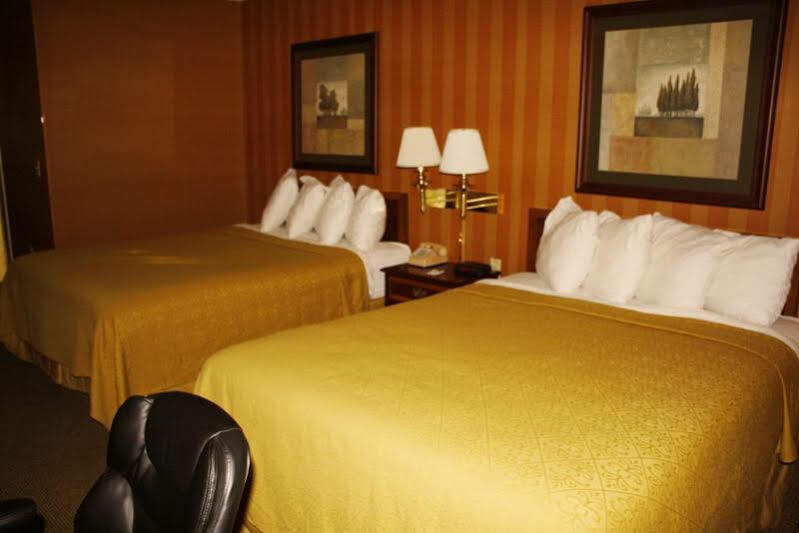 Quality Inn Plainfield I-395 Buitenkant foto