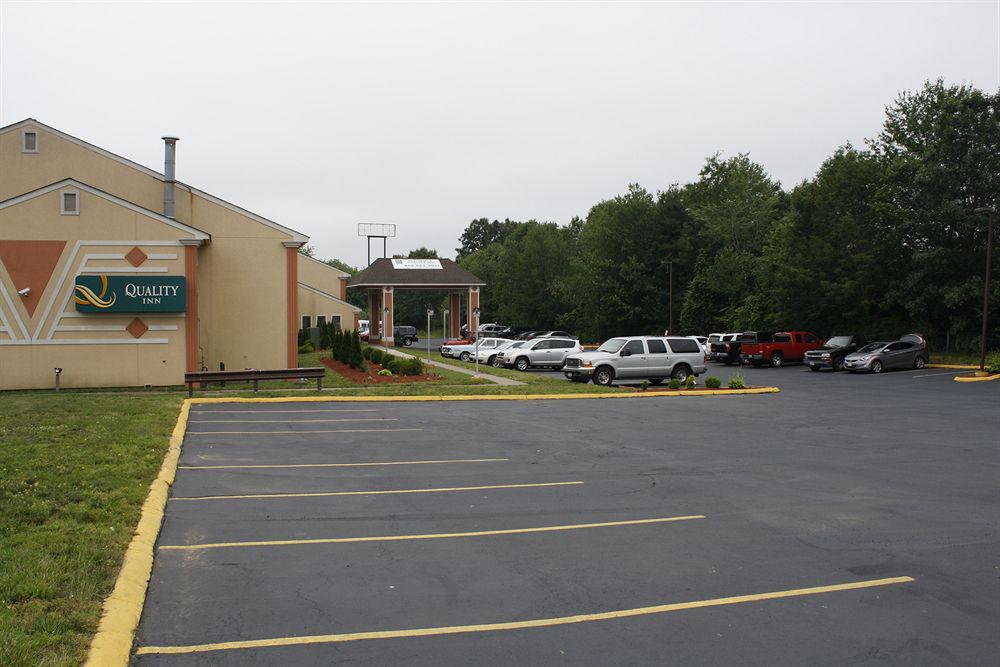 Quality Inn Plainfield I-395 Buitenkant foto